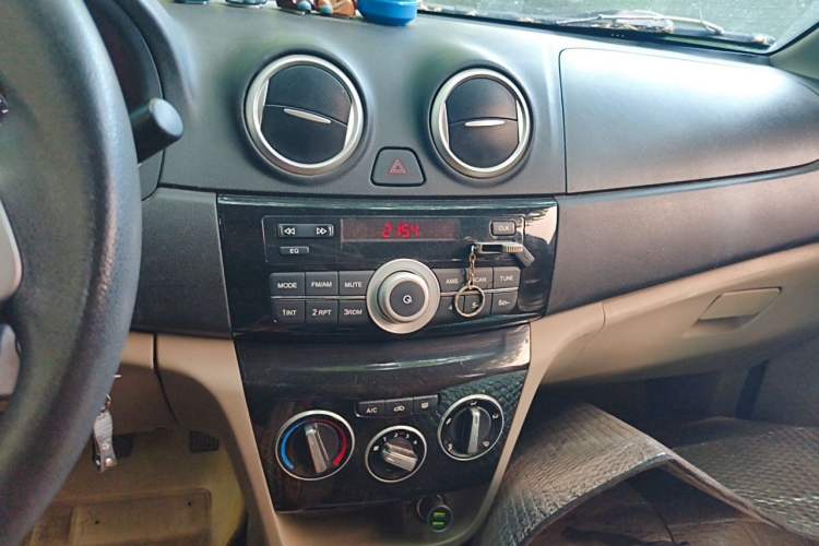 Used CHANGAN Alsvin V3 2015 1.4L Manual Meiman Model China IV Standard Audio And AC Panel