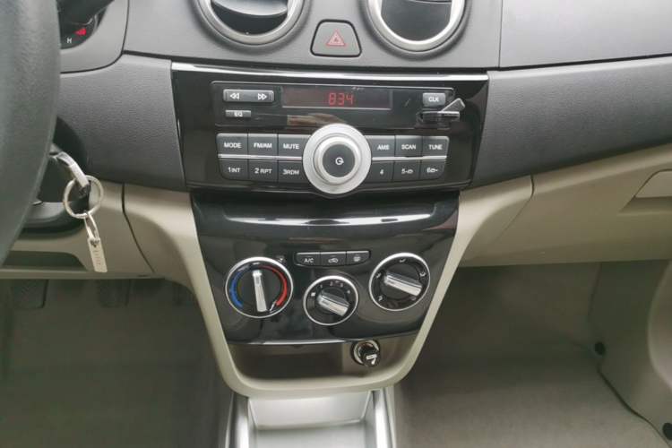 Used CHANGAN Alsvin V3 2015 1.4L Manual Meiruan Model China V Standard Audio And AC Panel