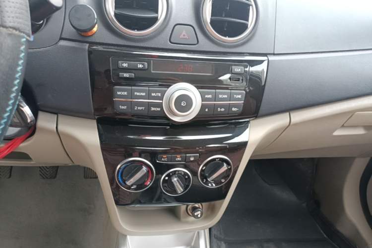 Used CHANGAN Alsvin V3 2015 1.4L Manual Meiruan Model China V Standard Audio And AC Panel