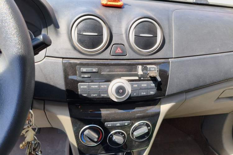 Used CHANGAN Alsvin V3 2015 1.4L Manual Meiruan Model China V Standard Audio And AC Panel