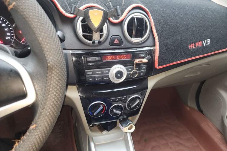 Used CHANGAN Alsvin V3 2015 1.4L Manual Warm-Hearted Model China V Standard Audio And AC Panel