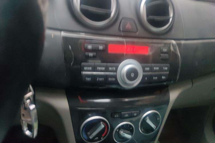 Used CHANGAN Alsvin V3 2015 1.4L Manual Warm-Hearted Model China V Standard Audio And AC Panel