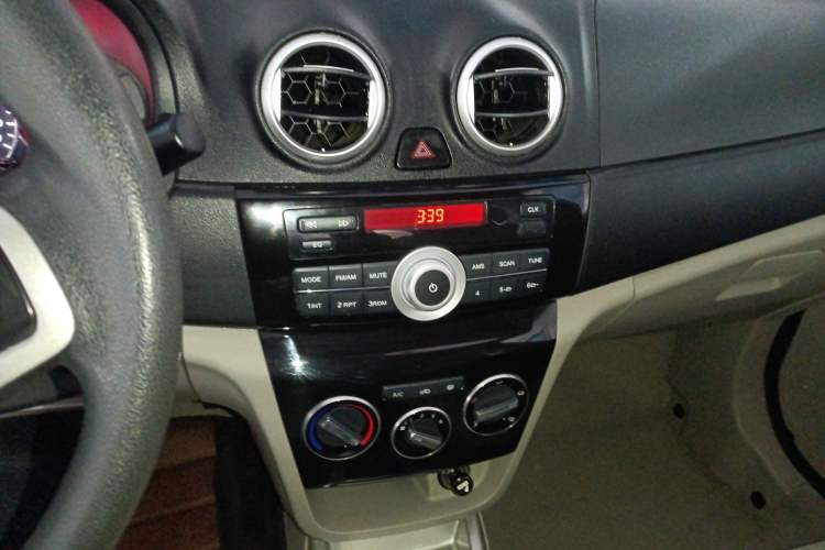 Used CHANGAN Alsvin V3 2015 1.4L Manual Meiruan Model China V Standard Audio And AC Panel