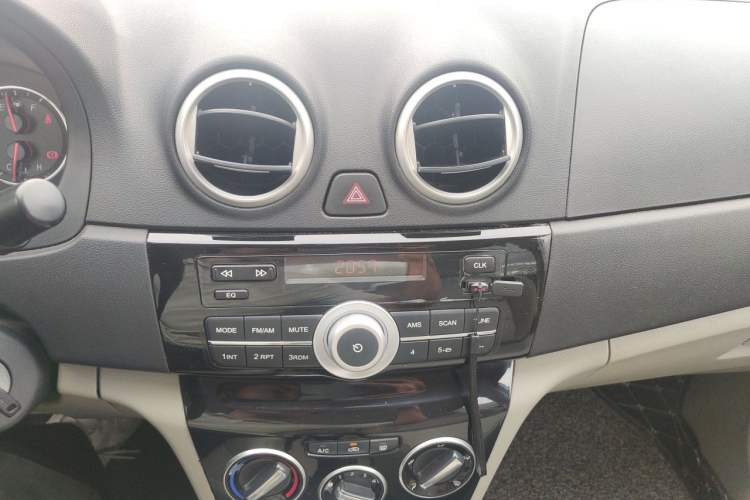 Used CHANGAN Alsvin V3 2015 1.4L Manual Meiruan Model China V Standard Audio And AC Panel