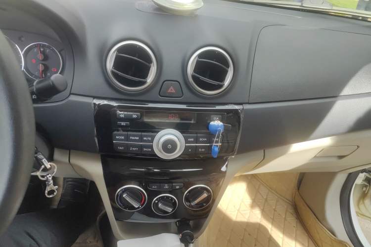 Used CHANGAN Alsvin V3 2015 1.4L Manual Meiruan Model China V Standard Audio And AC Panel