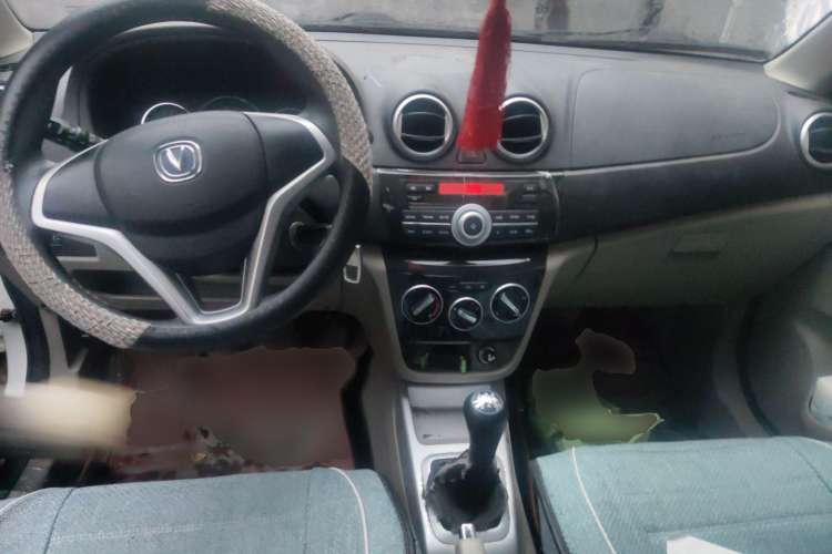Used CHANGAN Alsvin V3 2015 1.4L Manual Warm-Hearted Model China V Standard Center Console