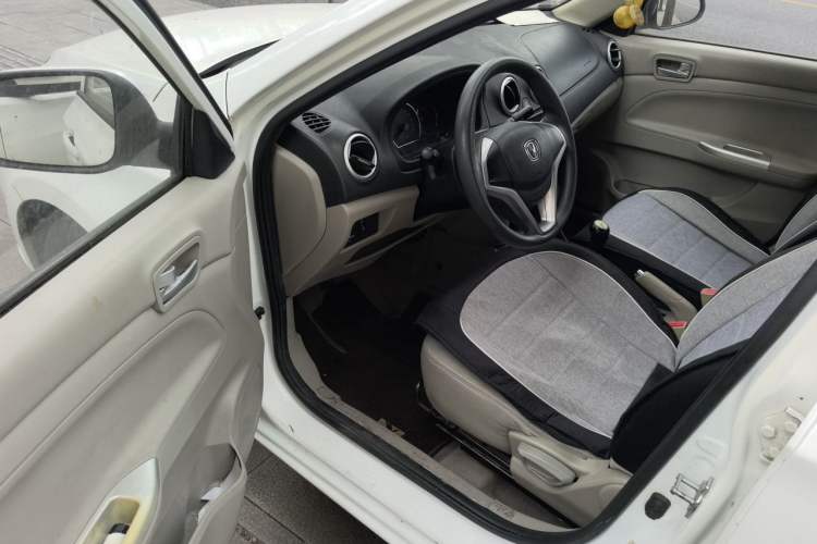 Used CHANGAN Alsvin V3 2015 1.4L Manual Warm-Hearted Model China IV Standard Driver Seat