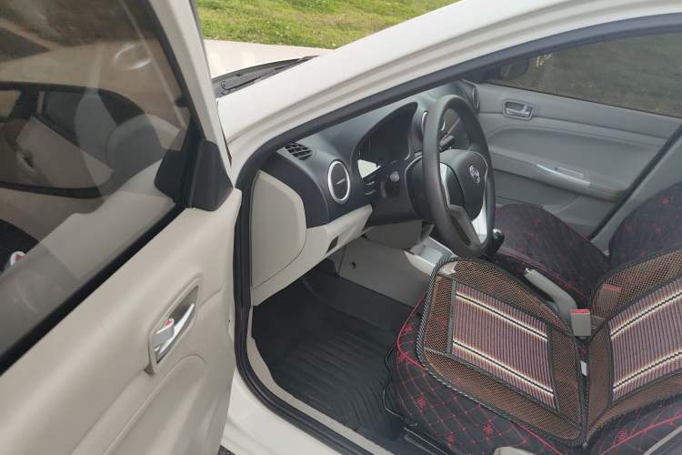 Used CHANGAN Alsvin V3 2015 1.4L Manual Warm-Hearted Model China IV Standard Driver Seat
