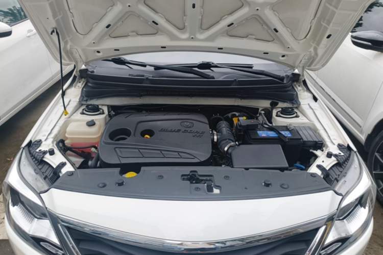 Used CHANGAN Alsvin V3 2015 1.4L Manual Warm-Hearted Model China V Standard Engine Bay