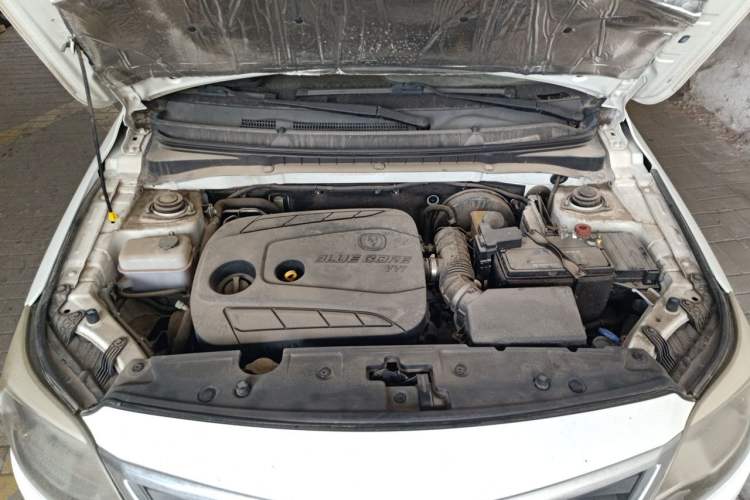 Used CHANGAN Alsvin V3 2015 1.4L Manual Warm-Hearted Model China V Standard Engine Bay