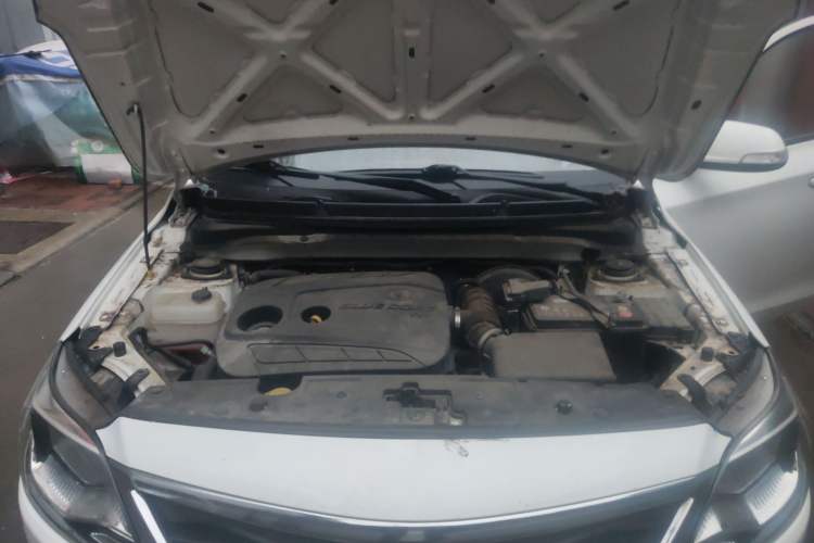 Used CHANGAN Alsvin V3 2015 1.4L Manual Warm-Hearted Model China V Standard Engine Bay