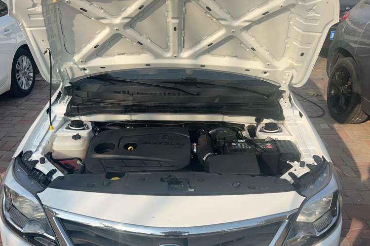 Used CHANGAN Alsvin V3 2015 1.4L Manual Warm-Hearted Model China V Standard Engine Bay
