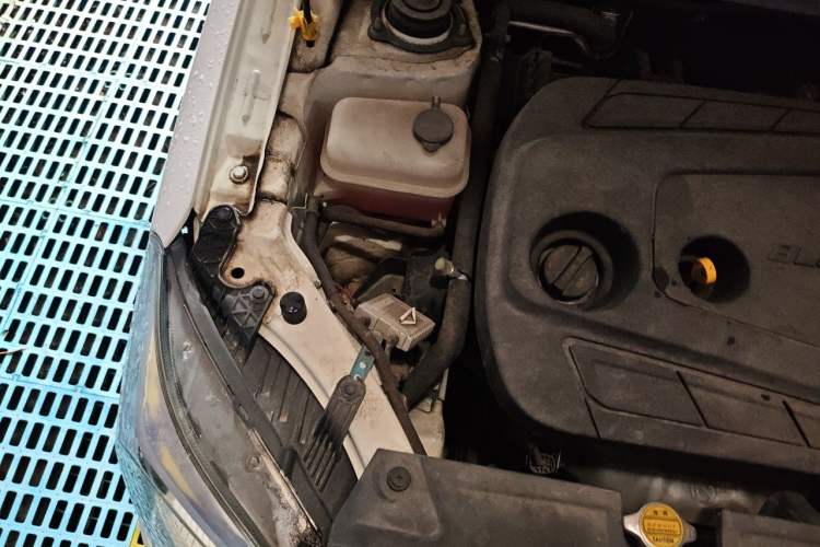 Used CHANGAN Alsvin V3 2015 1.4L Manual Meiruan Model China V Standard Engine Bay Right