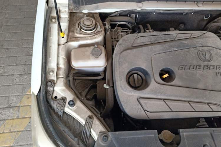 Used CHANGAN Alsvin V3 2015 1.4L Manual Warm-Hearted Model China V Standard Engine Bay Right