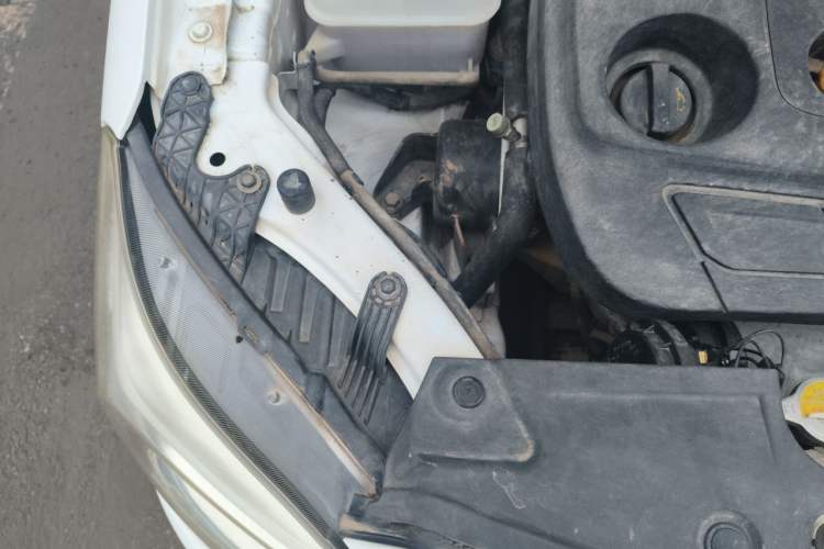 Used CHANGAN Alsvin V3 2015 1.4L Manual Meiruan Model China V Standard Engine Bay Right
