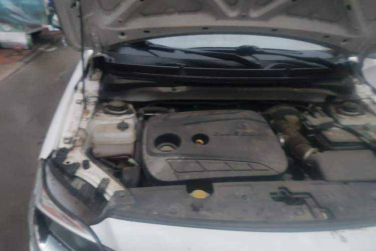 Used CHANGAN Alsvin V3 2015 1.4L Manual Warm-Hearted Model China V Standard Engine Bay Right