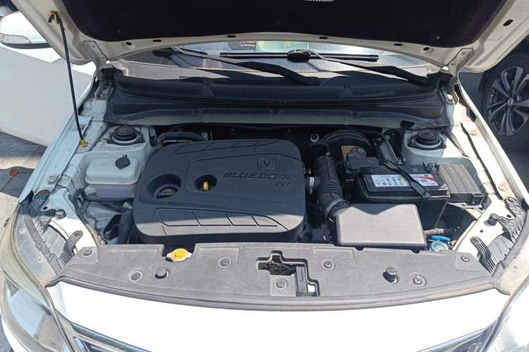 Used CHANGAN Alsvin V3 2015 1.4L Manual Warm-Hearted Model China V Standard Engine Bay
