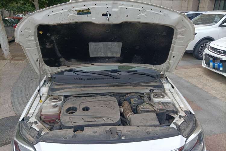 Used CHANGAN Alsvin V3 2015 1.4L Manual Warm-Hearted Model China V Standard Engine Bay