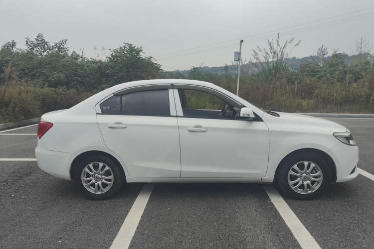 Used CHANGAN Alsvin V3 2015 1.4L Manual Meiman Model China IV Standard Exterior 2