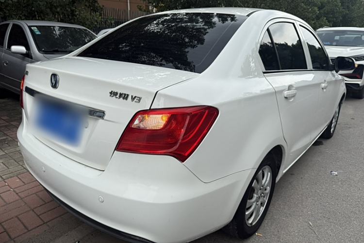 Used CHANGAN Alsvin V3 2015 1.4L Manual Warm-Hearted Model China V Standard Exterior 3