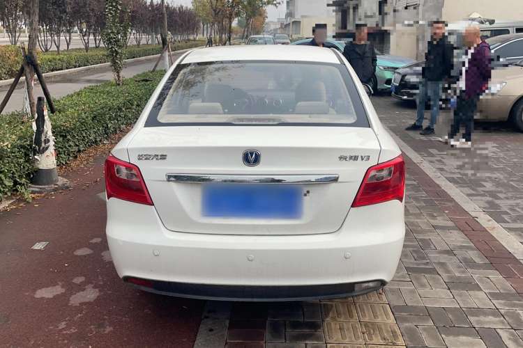 Used CHANGAN Alsvin V3 2015 1.4L Manual Warm-Hearted Model China V Standard Exterior 4
