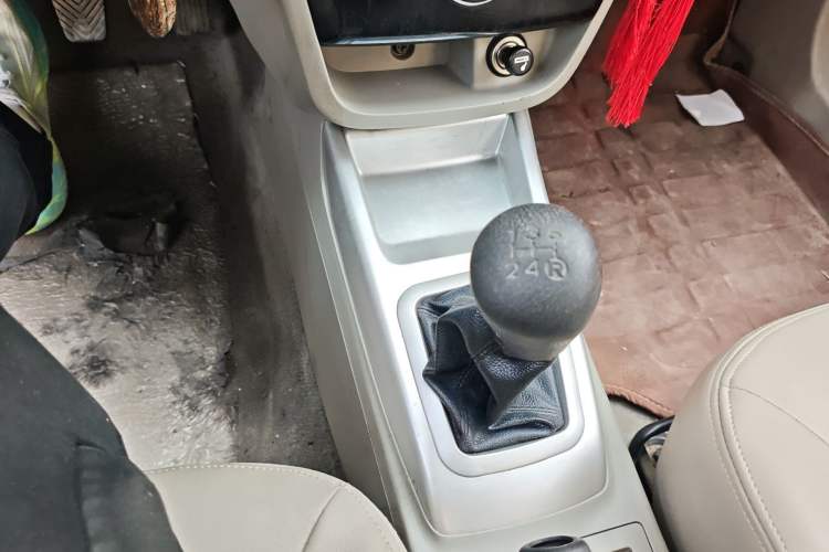 Used CHANGAN Alsvin V3 2015 1.4L Manual Warm-Hearted Model China V Standard Gear Lever