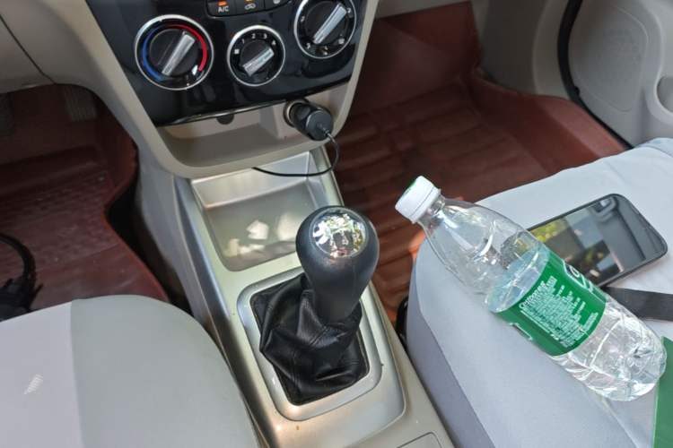 Used CHANGAN Alsvin V3 2015 1.4L Manual Warm-Hearted Model China V Standard Gear Lever