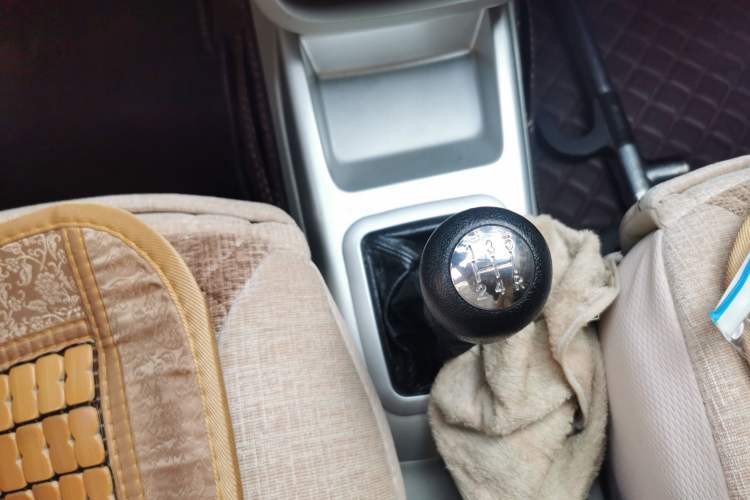 Used CHANGAN Alsvin V3 2015 1.4L Manual Warm-Hearted Model China V Standard Gear Lever