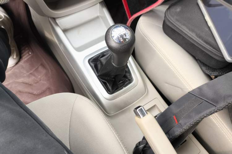 Used CHANGAN Alsvin V3 2015 1.4L Manual Meiruan Model China V Standard Gear Lever