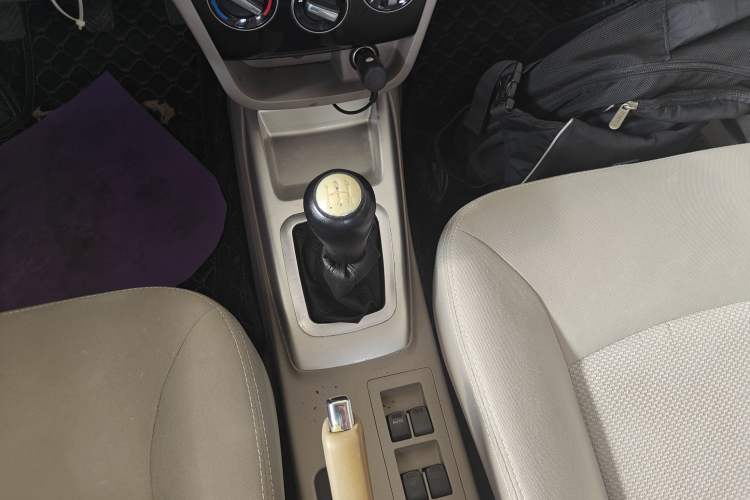 Used CHANGAN Alsvin V3 2015 1.4L Manual Meiruan Model China V Standard Gear Lever