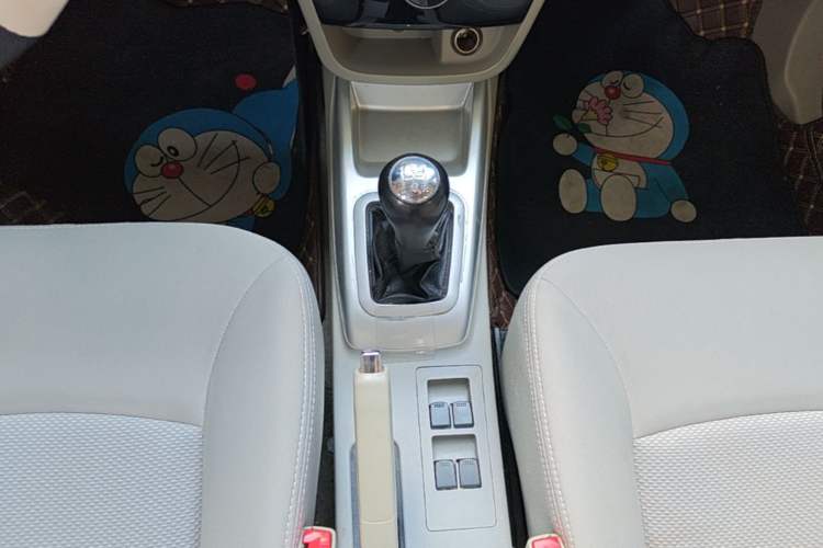 Used CHANGAN Alsvin V3 2015 1.4L Manual Warm-Hearted Model China V Standard Gear Lever