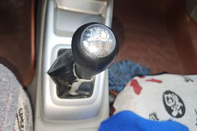 Used CHANGAN Alsvin V3 2015 1.4L Manual Warm-Hearted Model China V Standard Gear Lever