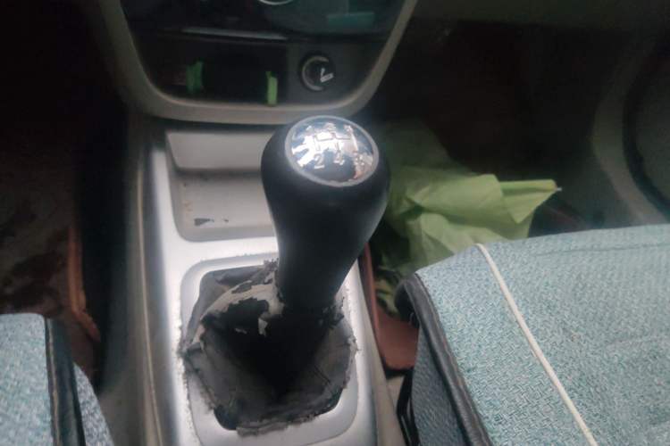 Used CHANGAN Alsvin V3 2015 1.4L Manual Warm-Hearted Model China V Standard Gear Lever