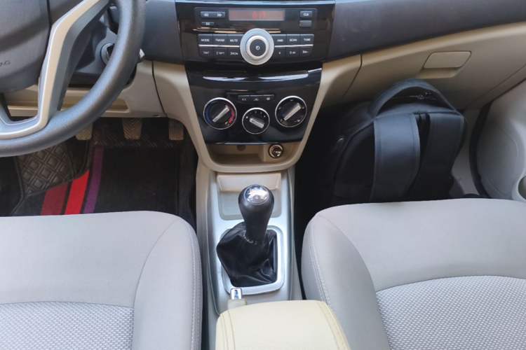 Used CHANGAN Alsvin V3 2015 1.4L Manual Warm-Hearted Model China V Standard Gear Lever