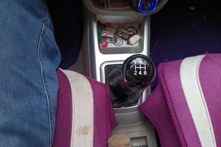Used CHANGAN Alsvin V3 2015 1.4L Manual Warm-Hearted Model China V Standard Gear Lever