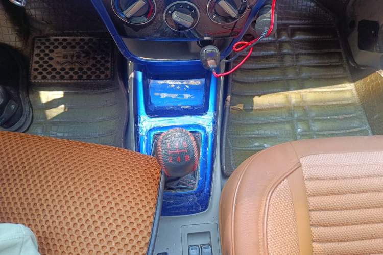 Used CHANGAN Alsvin V3 2015 1.4L Manual Warm-Hearted Model China V Standard Gear Lever