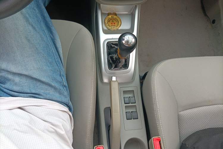 Used CHANGAN Alsvin V3 2015 1.4L Manual Warm-Hearted Model China V Standard Gear Lever