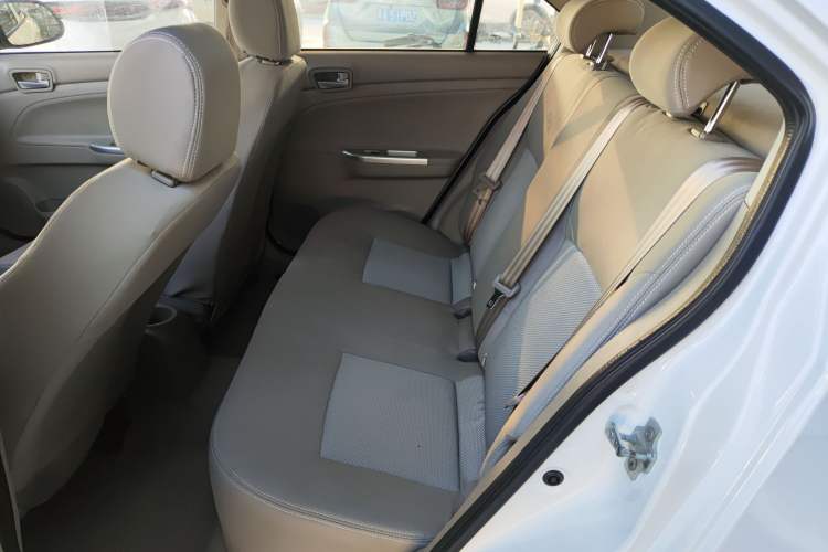 Used CHANGAN Alsvin V3 2015 1.4L Manual Meiruan Model China V Standard Interior 1