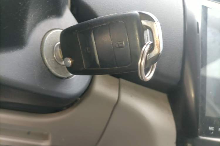 Used CHANGAN Alsvin V3 2015 1.4L Manual Meiruan Model China V Standard Interior 1