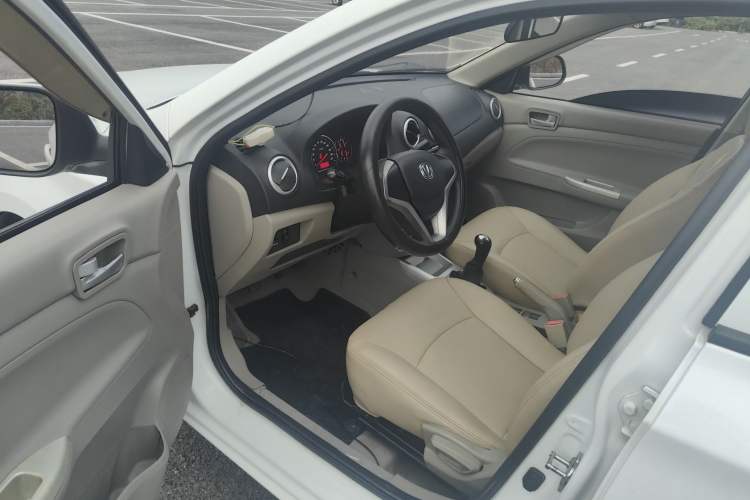 Used CHANGAN Alsvin V3 2015 1.4L Manual Meiman Model China IV Standard Interior 2