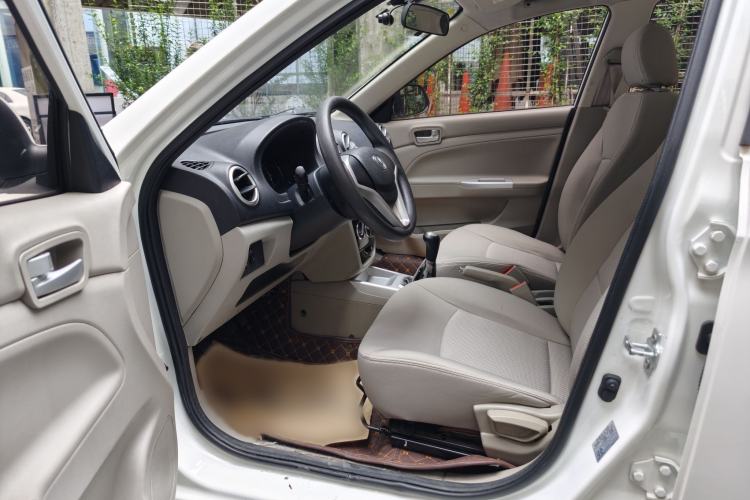 Used CHANGAN Alsvin V3 2015 1.4L Manual Warm-Hearted Model China V Standard Interior 2