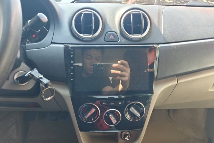 Used CHANGAN Alsvin V3 2015 1.4L Manual Warm-Hearted Model China V Standard Interior 3