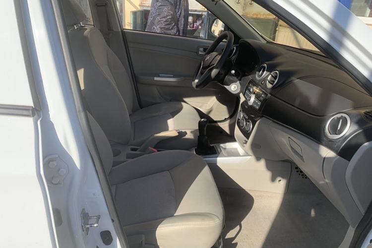 Used CHANGAN Alsvin V3 2015 1.4L Manual Meiman Model China IV Standard Interior 3