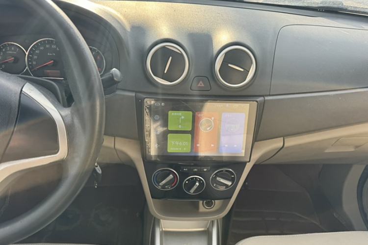 Used CHANGAN Alsvin V3 2015 1.4L Manual Meiman Model China IV Standard Interior 3