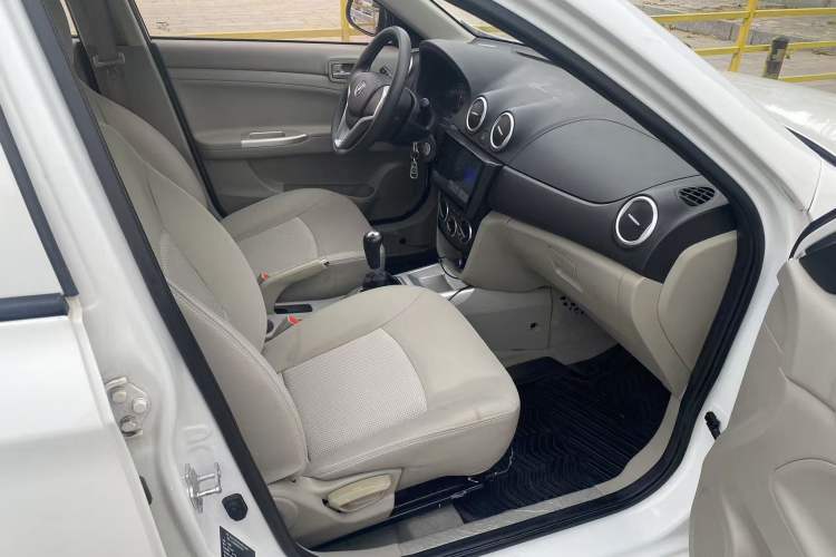 Used CHANGAN Alsvin V3 2015 1.4L Manual Meiruan Model China V Standard Interior 4