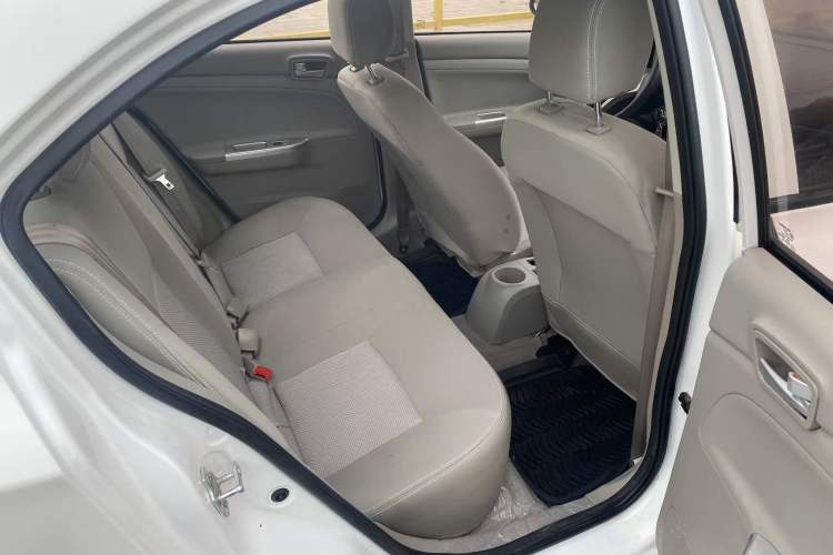 Used CHANGAN Alsvin V3 2015 1.4L Manual Meiruan Model China V Standard Interior 5