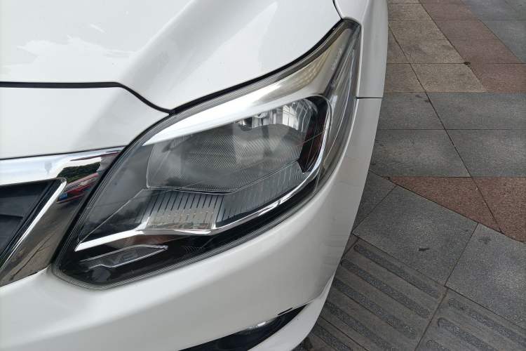 Used CHANGAN Alsvin V3 2015 1.4L Manual Warm-Hearted Model China V Standard Left Front Headlight