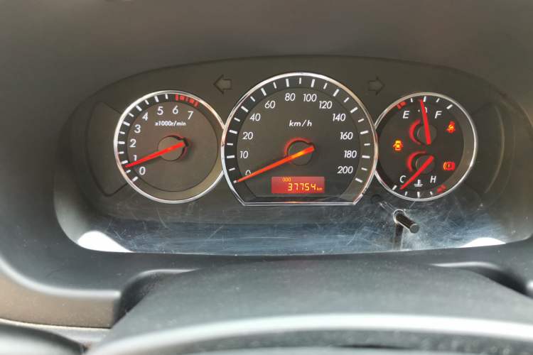Used CHANGAN Alsvin V3 2015 1.4L Manual Warm-Hearted Model China V Standard Odometer Close Up