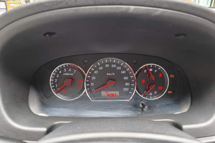 Used CHANGAN Alsvin V3 2015 1.4L Manual Warm-Hearted Model China V Standard Odometer Close Up