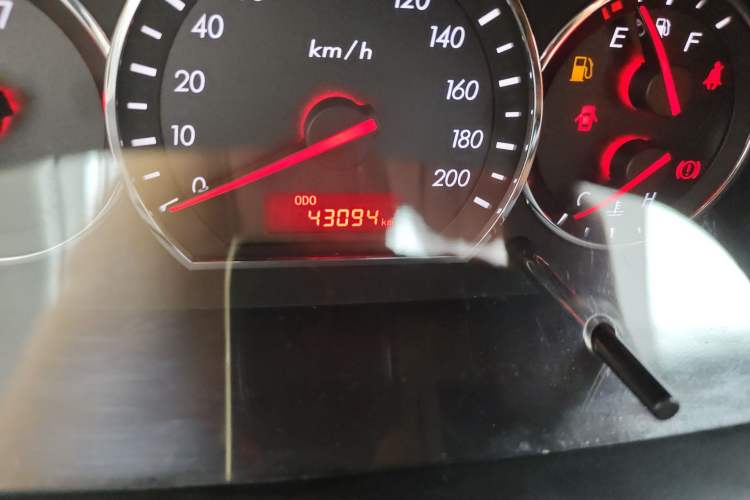 Used CHANGAN Alsvin V3 2015 1.4L Manual Meiruan Model China V Standard Odometer Close Up